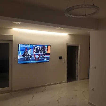 Mia Gi Luxury + Garage *